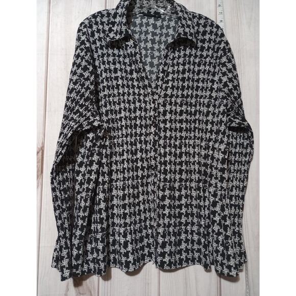 Apt 9 Shirt Womens 3X Black White Button Down Stretch Blouse Geometric Print - Picture 1 of 8